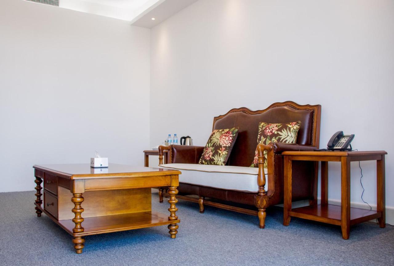 Lark Hotel Νταρ ες Σαλάμ Εξωτερικό φωτογραφία
